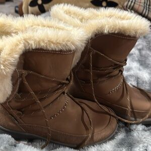 Size 10 brown boots great for winter